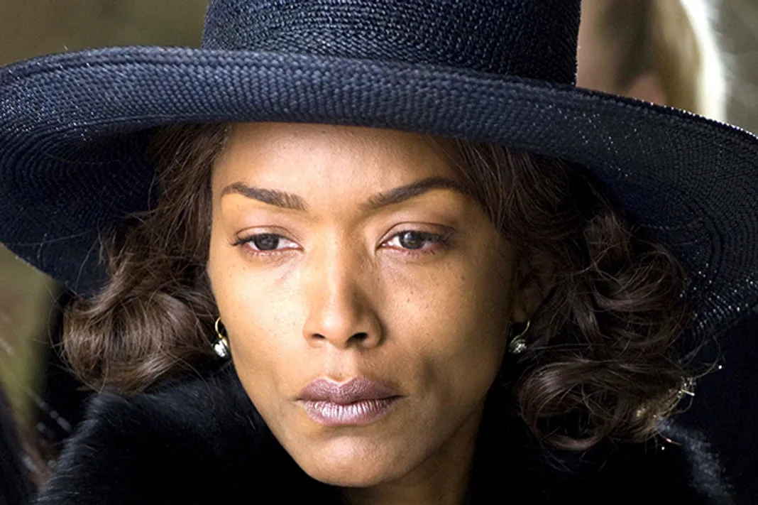 angela bassett\u0027s 10 most legendary film roles Master Of None Cast angela bassett notorious fox searchlight 081116