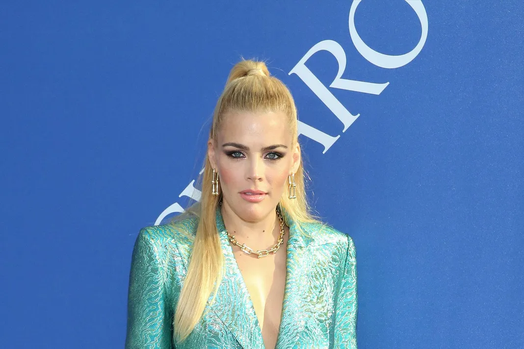 Busy Philipps denies moles were airbrushed out of new cover shoot