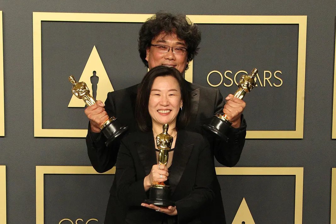 奉-Joon-ho_Kwak-Sin-ae_Oscars-2020_92nd-Academy-Awards_2020
