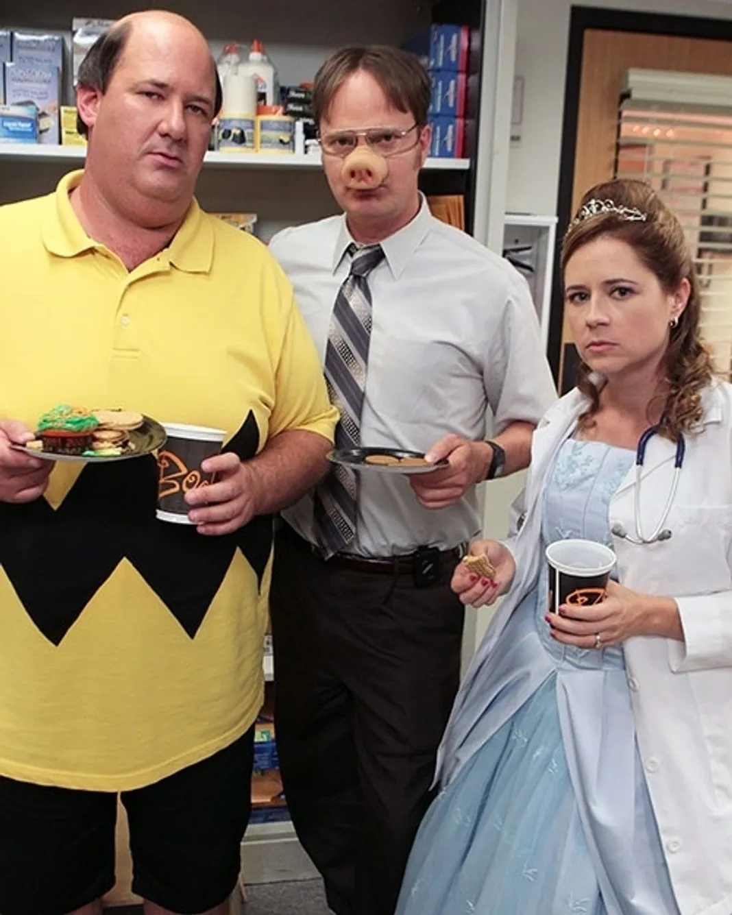 trick or treat 30 of your favorite tv characters in costume the office halloween
