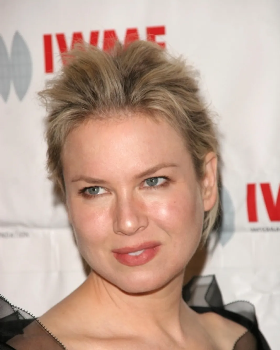 Renee zellweger single