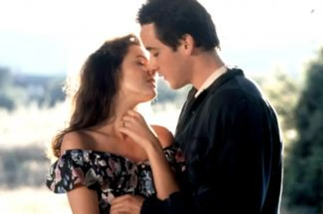 So Romantic! The 10 Best Movie Kisses John Cusack, Ione Skye, Say Anything