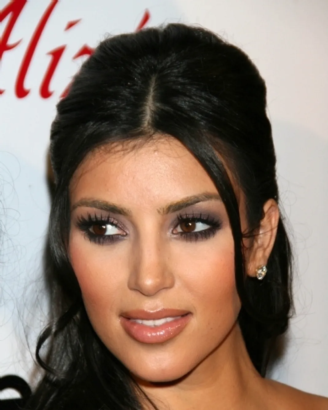 kim kardashian hollywood charity celebrity catwalk for charity kim kardashian hollywood charity celebrity catwalk for charity