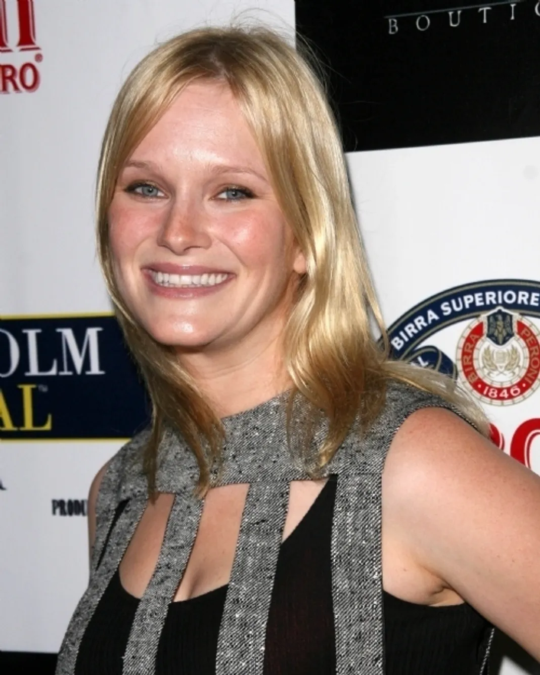 Nicholle Tom