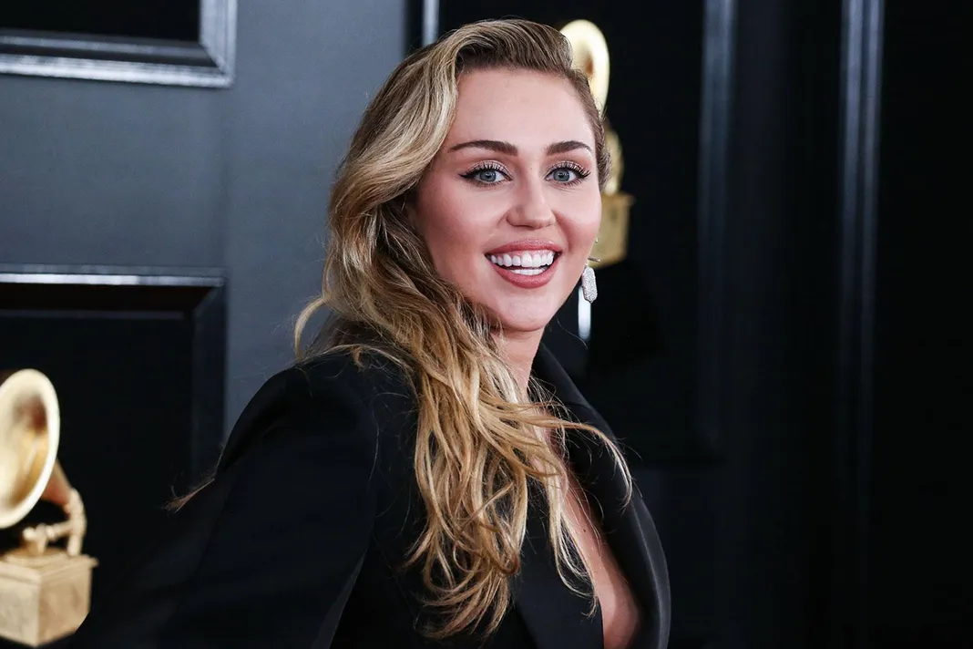These 6 celebs will inspire you to rescue a pet - Vimarsana News